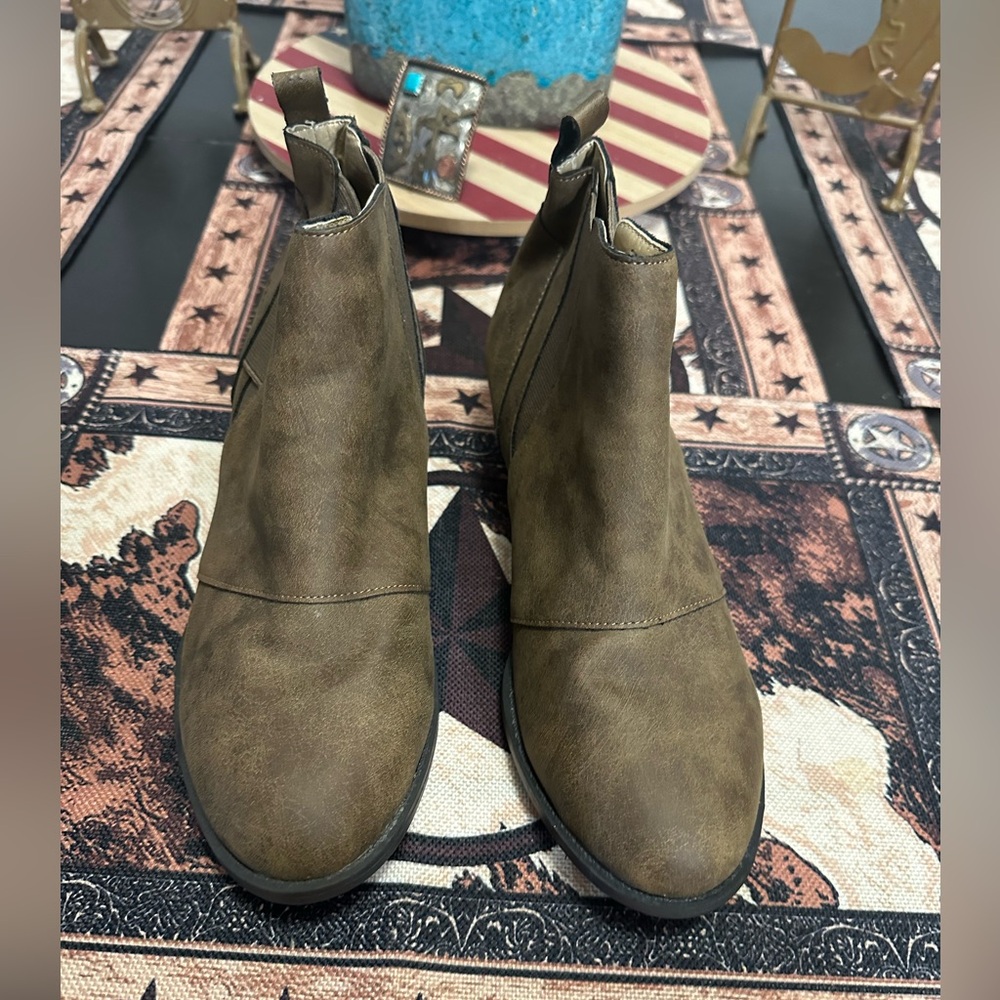 WOMEN'S JBU WATER RESISTANT BIKER BOOTS